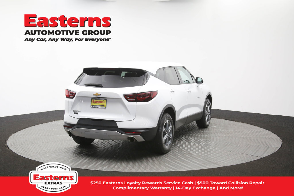 Used 2025 Chevrolet Blazer LT FWD image 41