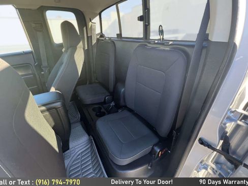 Used 2017 Chevrolet Colorado LT w/ LT Convenience Package image 11