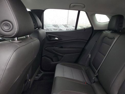 Used 2025 Chevrolet Trax LT image 12