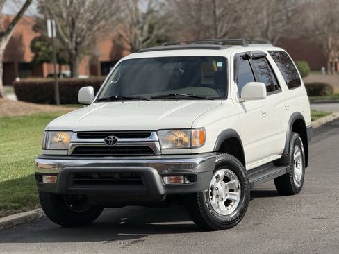 Used 2001 Toyota 4Runner SR5 RWD image 1