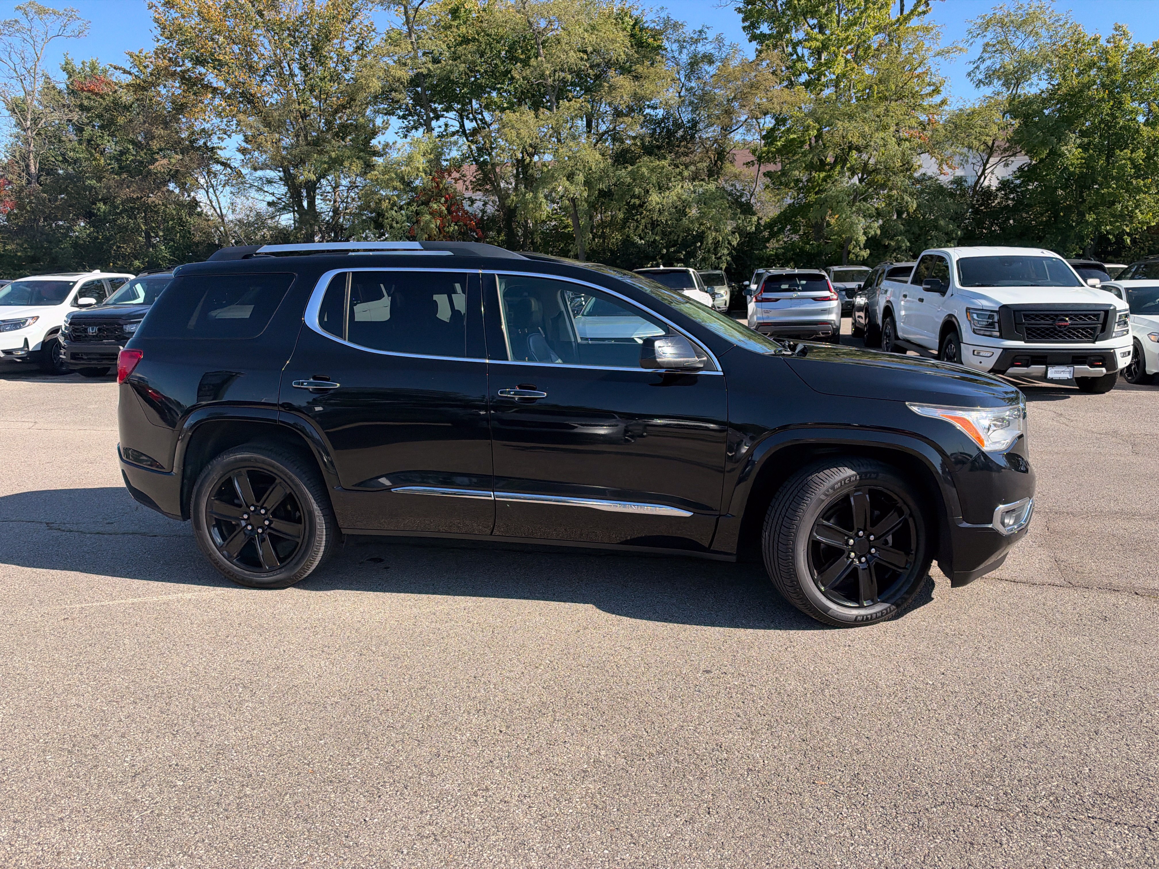 Used 2017 GMC Acadia Denali w/ Technology Package AWD/4WD image 18