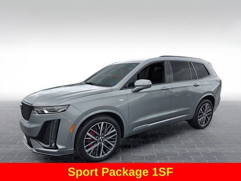 Used 2023 Cadillac XT6 Sport w/ Technology Package AWD/4WD image 4