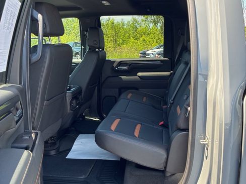 Used 2024 GMC Sierra 3500 AT4 w/ AT4 Premium Plus Package AWD/4WD image 7
