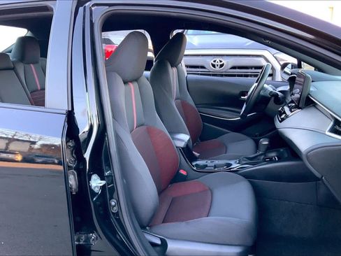 Used 2024 Toyota Corolla SE image 9