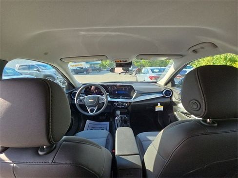 New 2025 Chevrolet Trax LT w/ Driver Confidence Package image 21