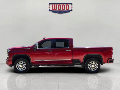 Used 2024 Chevrolet Silverado 2500 High Country w/ High Country Premium Package AWD/4WD image 4