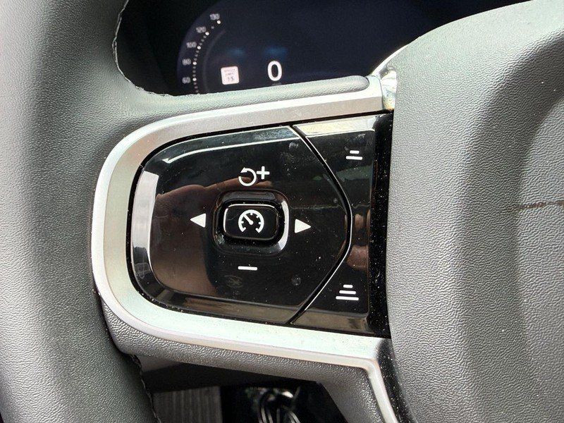 Used 2026 Volvo XC60 B5 Plus AWD/4WD image 19