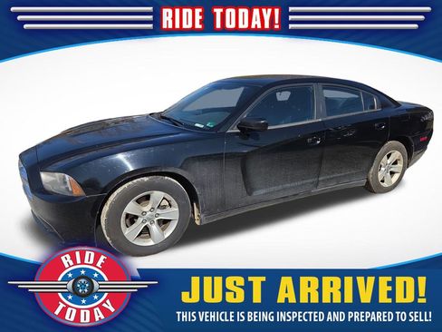 Used 2013 Dodge Charger SE w/ Connectivity Group image 1