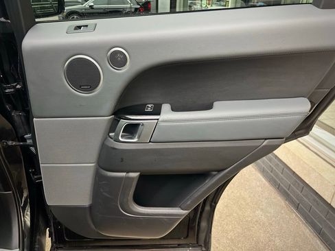 Used 2014 Land Rover Range Rover Sport HSE image 27