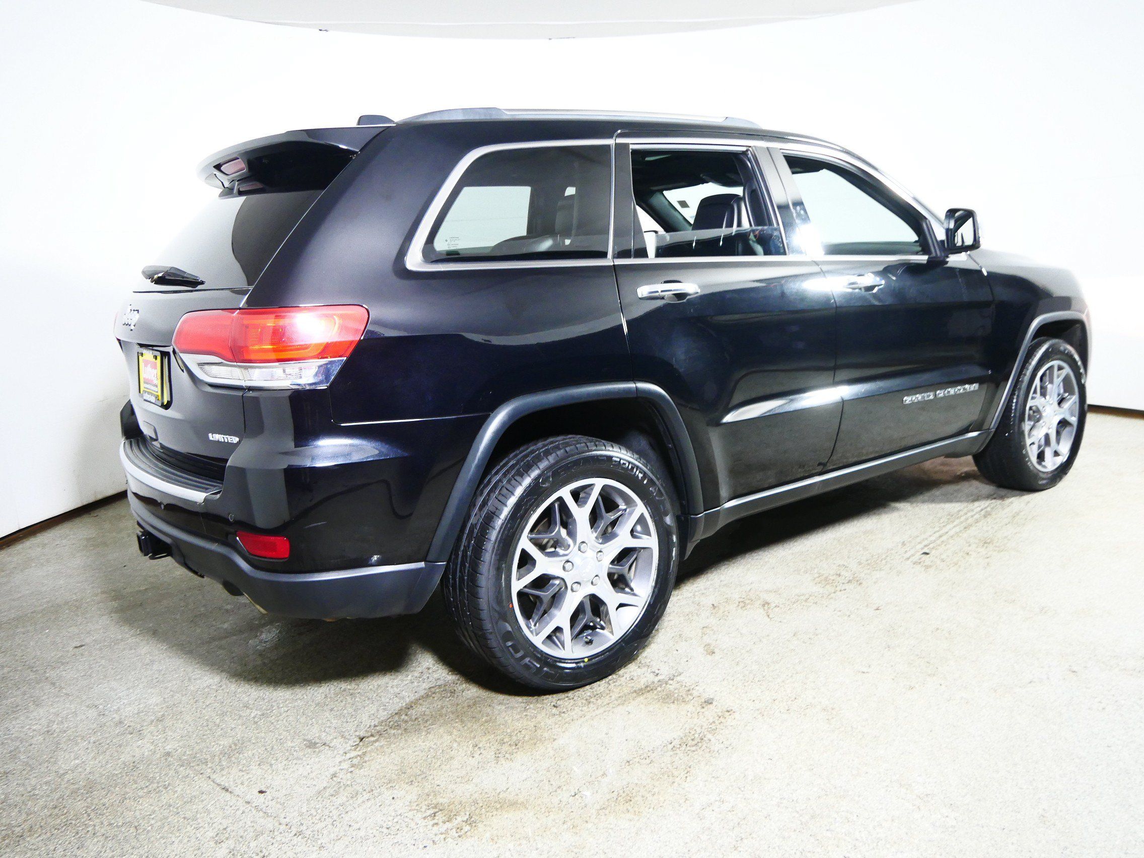Used 2019 Jeep Grand Cherokee Limited w/ Trailer Tow Group IV AWD/4WD image 7