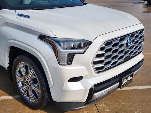 Used 2024 Toyota Sequoia Capstone image 7