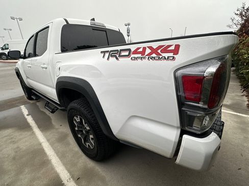 Used 2020 Toyota Tacoma TRD Off-Road image 3