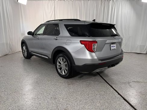 Used 2023 Ford Explorer XLT w/ Equipment Group 202A AWD/4WD image 16