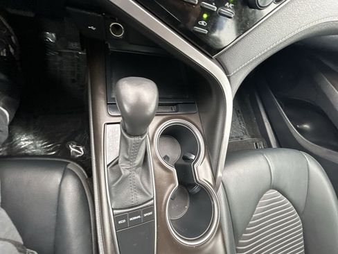 Used 2023 Toyota Camry SE image 19