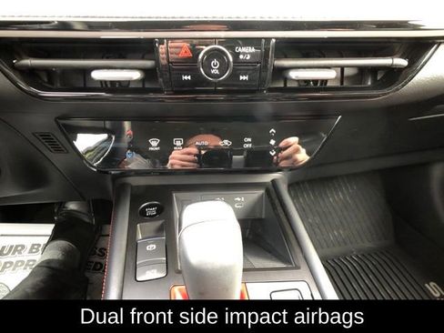 Certified 2025 Nissan Kicks SR image 21