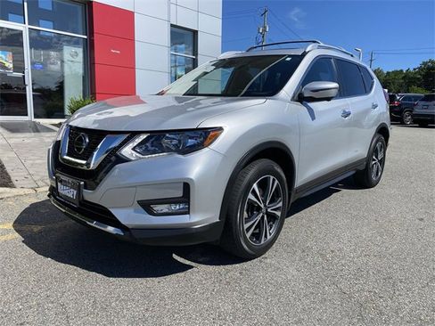 Certified 2020 Nissan Rogue SV w/ Sun & Sound Touring Package image 9