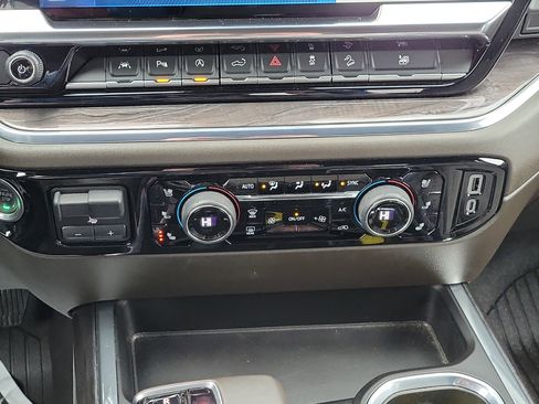 Used 2024 Chevrolet Silverado 1500 LTZ image 22