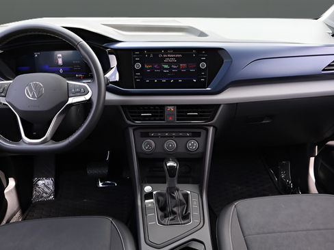 Certified 2022 Volkswagen Taos SE FWD image 16