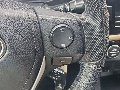 Used 2015 Toyota Corolla LE image 17