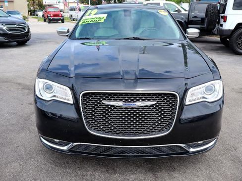 Used 2019 Chrysler 300 Limited image 9