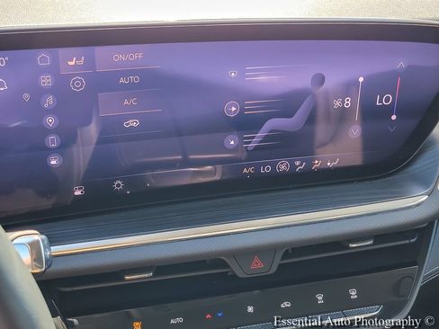 Certified 2024 Buick Envision Preferred AWD/4WD image 13