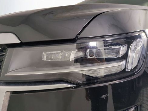 Used 2024 Cadillac Escalade Premium Luxury image 10