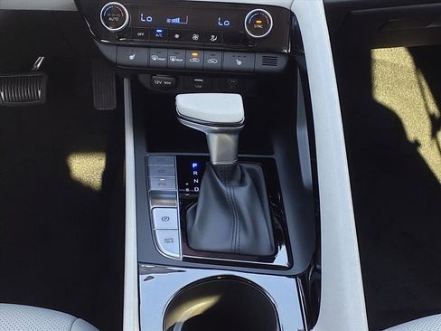 New 2025 Hyundai Elantra Limited w/ Cargo Package image 10
