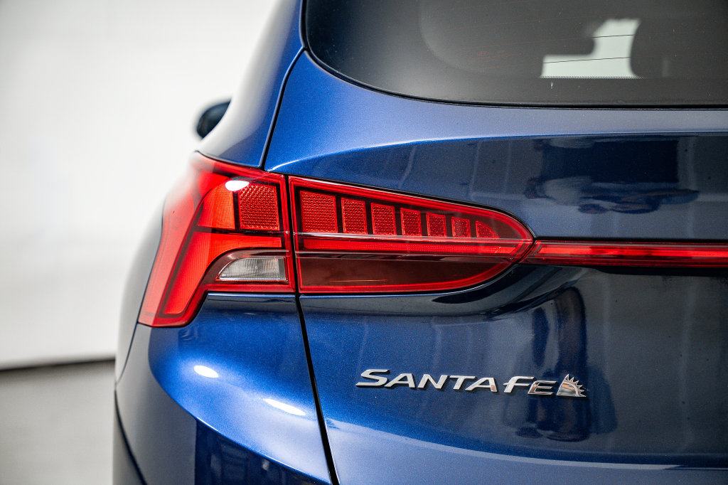 Certified 2023 Hyundai Santa Fe Limited w/ Cargo Package FWD image 9