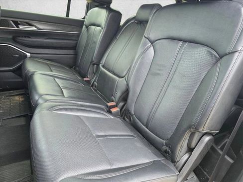 Used 2024 Jeep Wagoneer L Series II w/ Flexible Seating Group RWD image 13