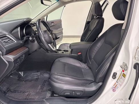 Used 2018 Subaru Outback 3.6R Limited AWD/4WD image 16