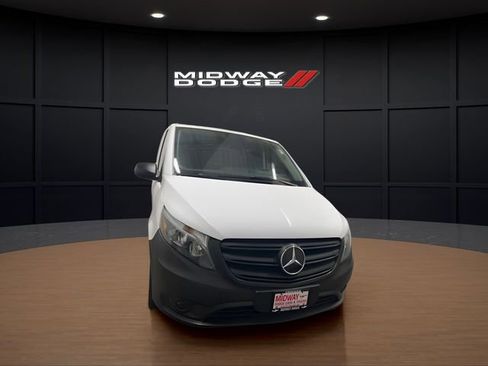 Used 2023 Mercedes-Benz Metris image 5