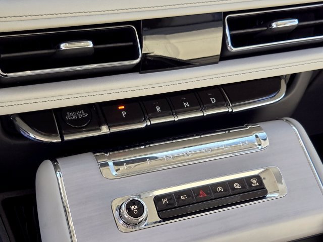 Used 2025 Lincoln Aviator Reserve w/ Illumination Package AWD/4WD image 30