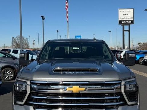 Used 2024 Chevrolet Silverado 3500 LTZ w/ LTZ Premium Package image 4