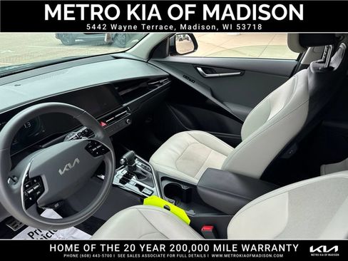 Used 2023 Kia Niro EX Touring FWD image 15