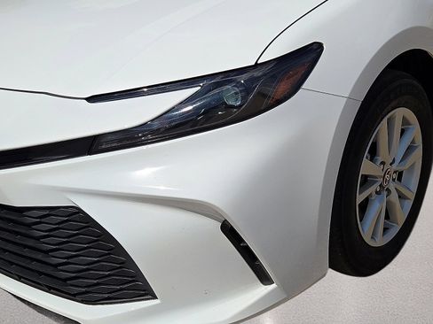 Used 2025 Toyota Camry LE FWD image 9