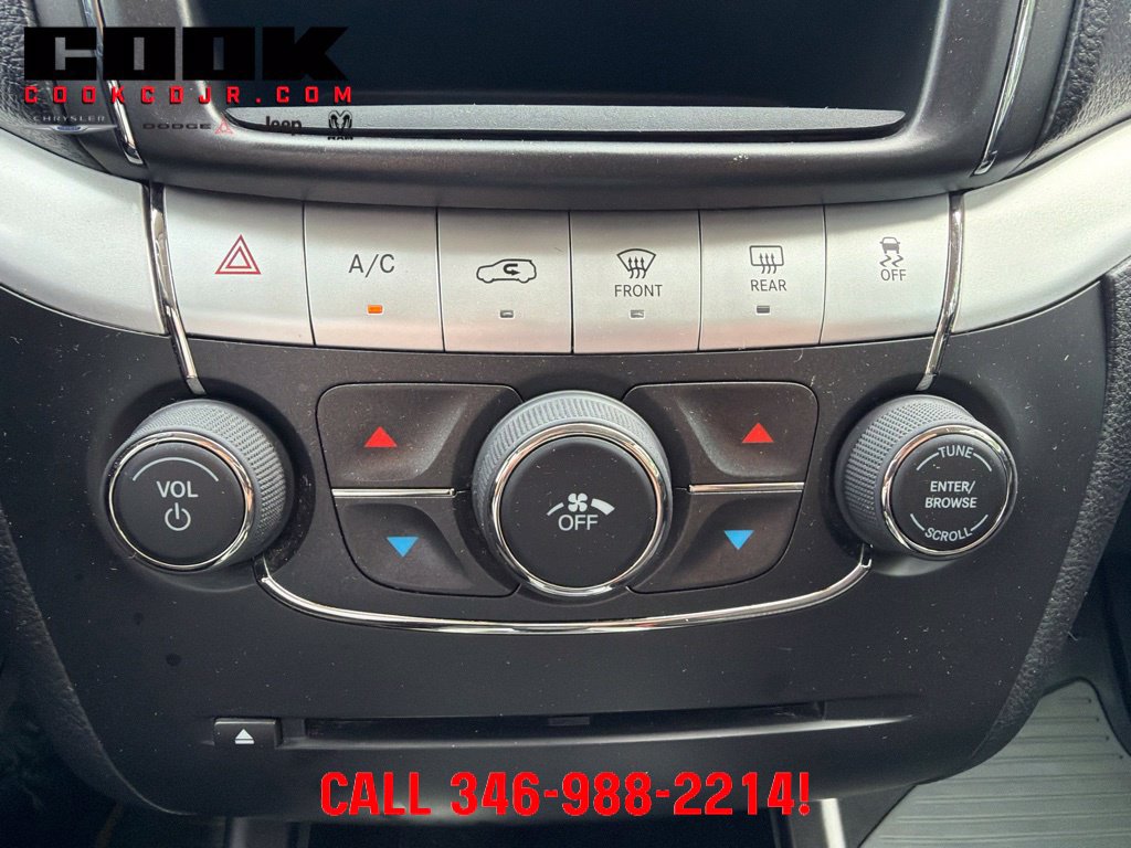 Used 2020 Dodge Journey SE w/ Blacktop Package FWD image 16
