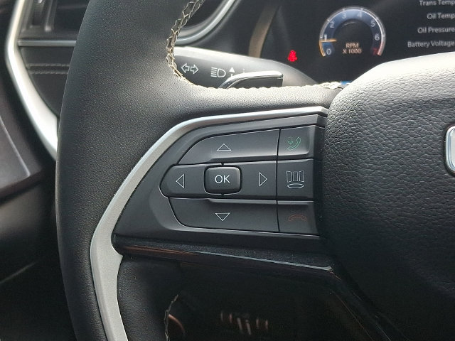 Used 2023 Jeep Grand Cherokee Altitude AWD/4WD image 21