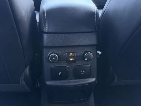 Used 2018 Ford Explorer Platinum AWD/4WD image 29
