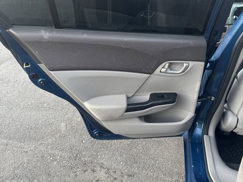 Used 2012 Honda Civic LX image 9