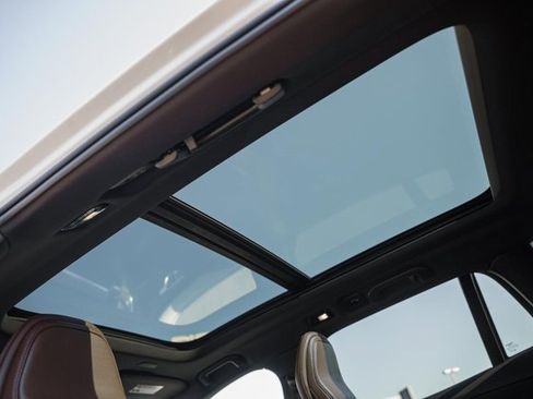 Certified 2024 Volvo V60 B5 Cross Country Ultimate image 33