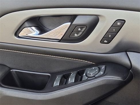 Used 2019 Chevrolet Traverse Premier w/ Driver Confidence II Package image 30