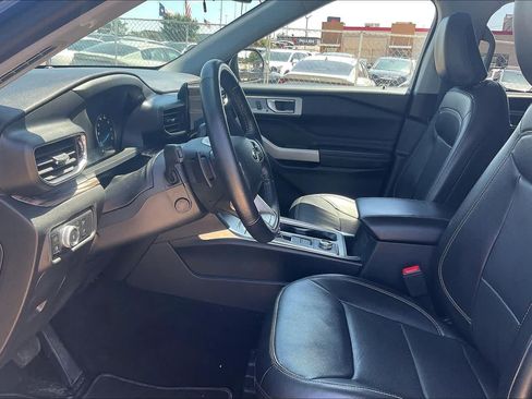 Used 2021 Ford Explorer Limited AWD/4WD image 2