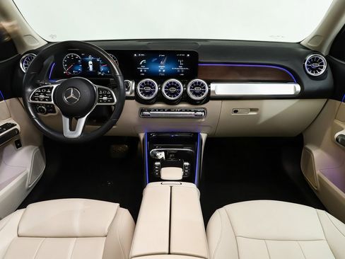 Certified 2022 Mercedes-Benz GLB 250 4MATIC image 7
