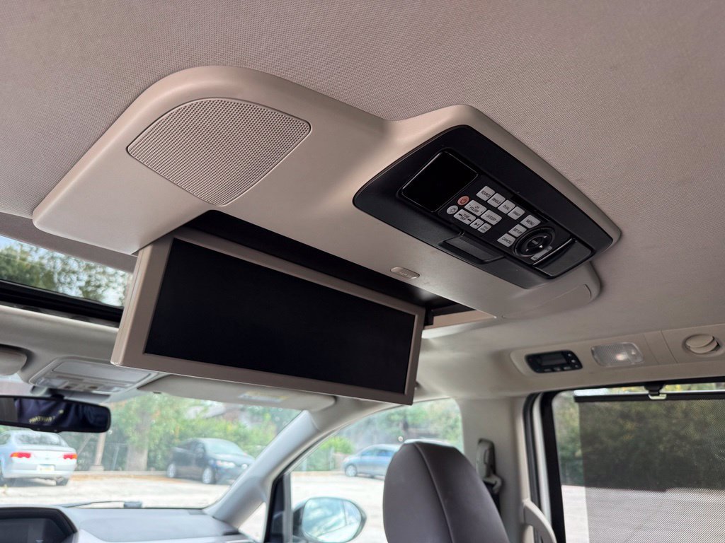 Used 2016 Honda Odyssey Touring Elite image 32