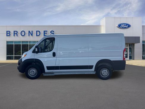 Used 2025 RAM ProMaster 2500 w/ U-Haul Equipment Group FWD image 1