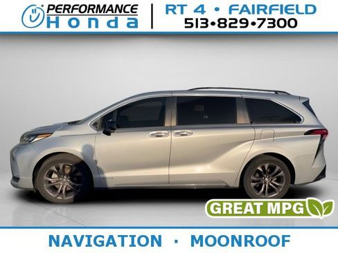 Used 2021 Toyota Sienna XSE image 1