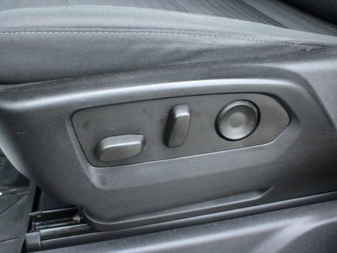 Used 2022 Chevrolet Silverado 1500 Custom AWD/4WD image 13