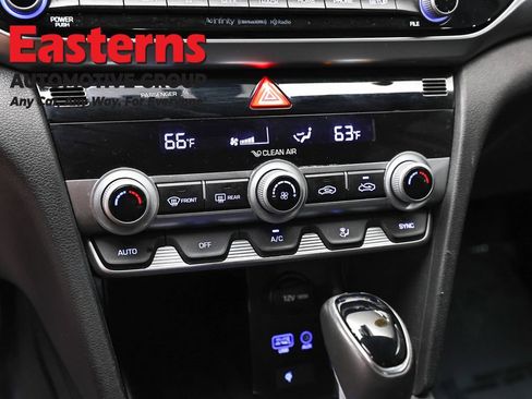 Used 2020 Hyundai Elantra Limited w/ Winter Weather Package FWD image 20