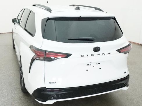 New 2026 Toyota Sienna XSE FWD image 6