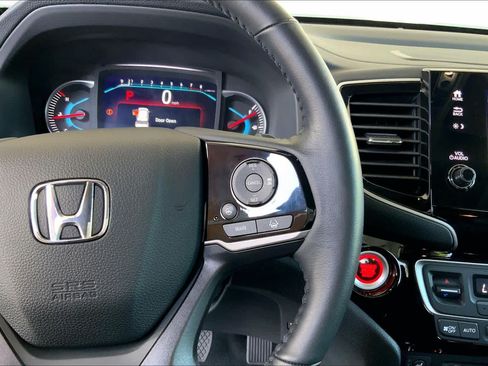 Used 2022 Honda Pilot Elite image 25